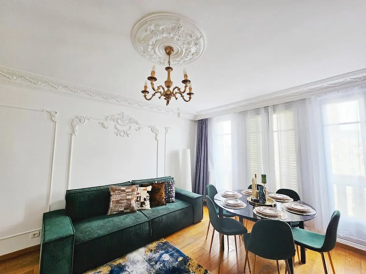 Apartment Grand Appt For 7P Center City Paris France