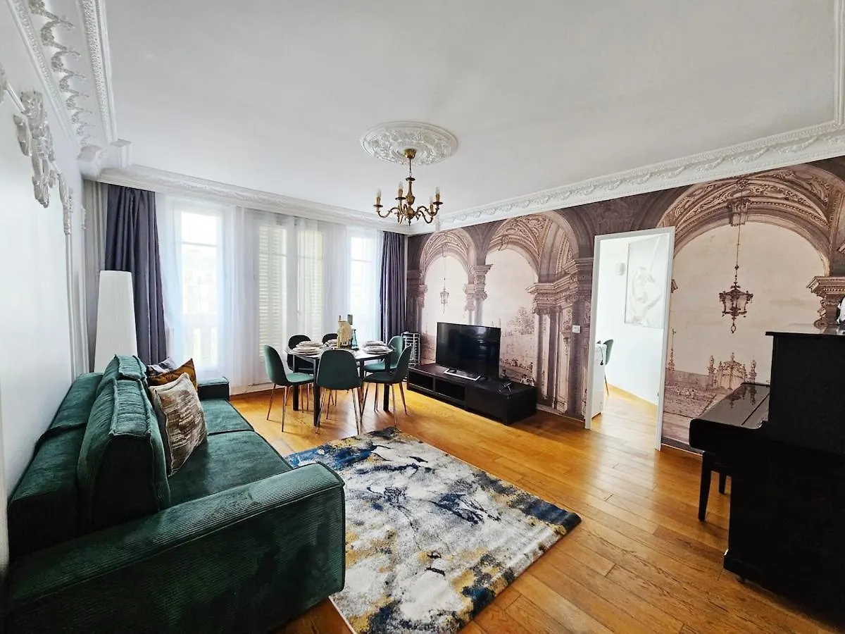 Grand Appt For 7P Center City Paris Apartment